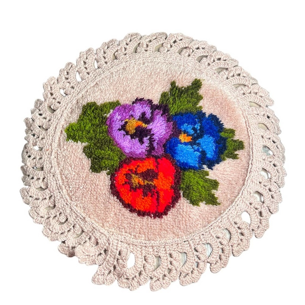 Vintage Floral Embroidered CottageCore Crochet Fringe Accent Rug Farmhouse